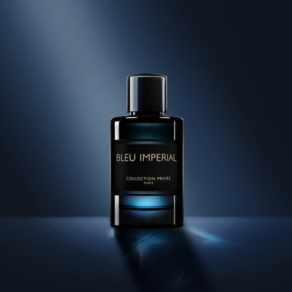 Bleu Impérial Geparlys Parfums 100 ML dans un flacon élégant en noir et bleu sur fond sombre.